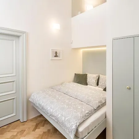 Apartman Downtown Designer Karlin