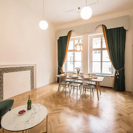 Apartman Downtown Designer Karlin *
