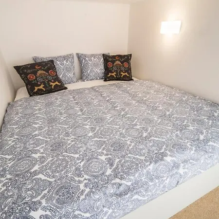 Downtown Designer Karlin Apartman