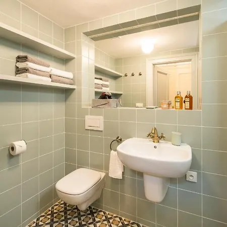Apartment Downtown Designer Karlin